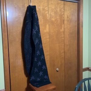 STEVE MADDEN- Black Scarf with Glittery Stars (75” long) 🆕